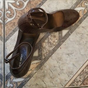 Nine west brown shoe